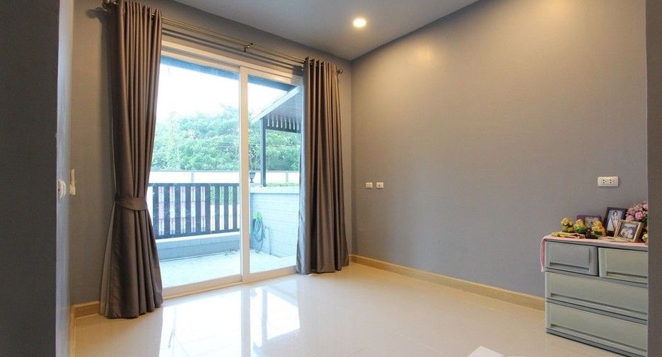 For sale 3 bed townhouse in Mueang Nakhon Pathom, Nakhon Pathom