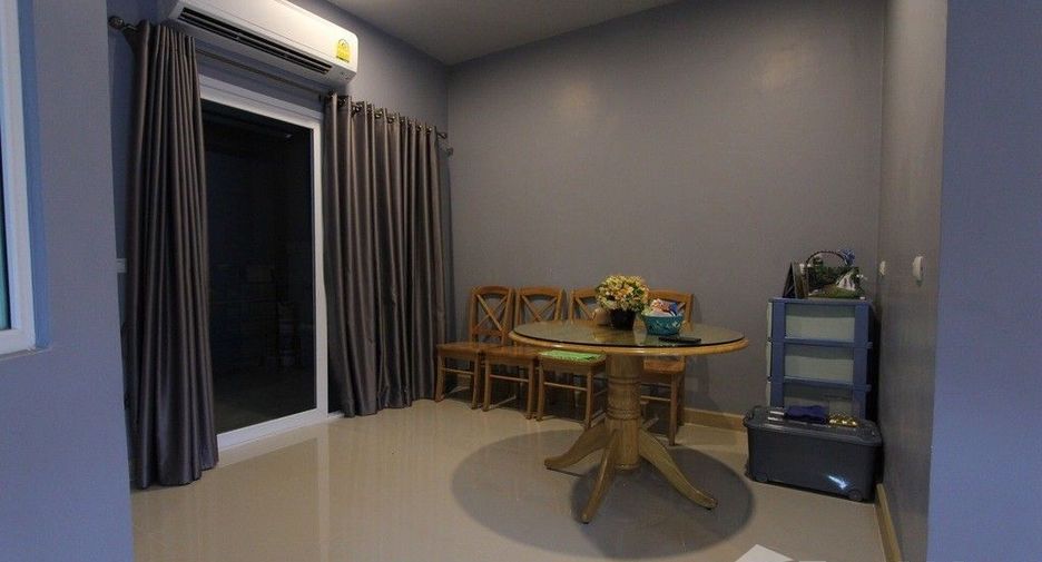 For sale 3 bed townhouse in Mueang Nakhon Pathom, Nakhon Pathom