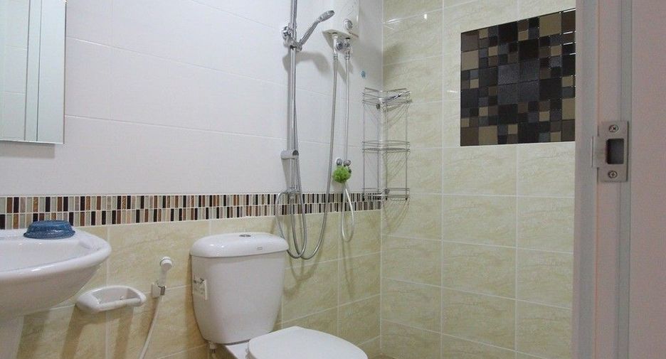 For sale 3 bed townhouse in Mueang Nakhon Pathom, Nakhon Pathom