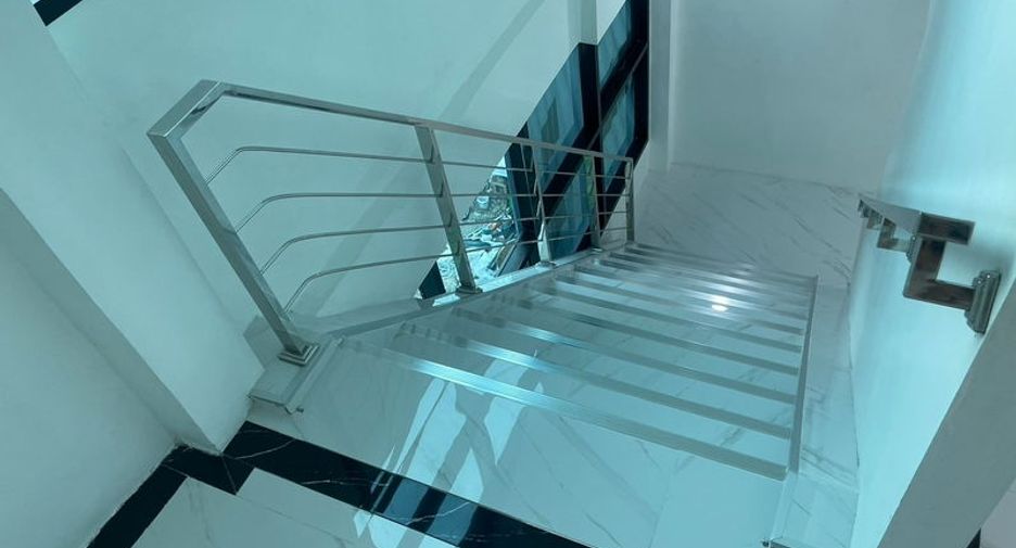 For rent そして for sale 1 Beds office in Lat Phrao, Bangkok