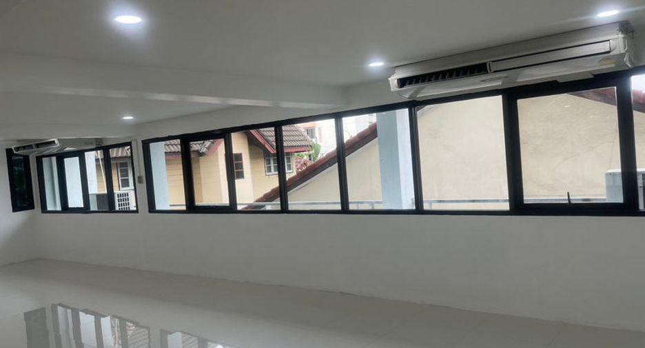 For rent そして for sale 1 Beds office in Lat Phrao, Bangkok