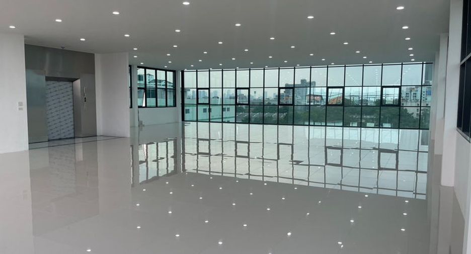 For rent そして for sale 1 Beds office in Lat Phrao, Bangkok