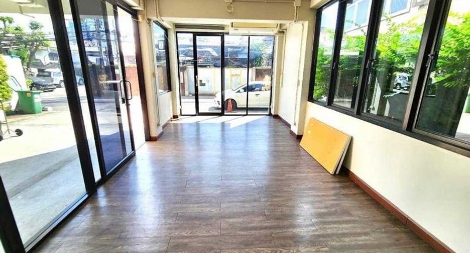 For rent and for sale 1 bed office in Din Daeng, Bangkok