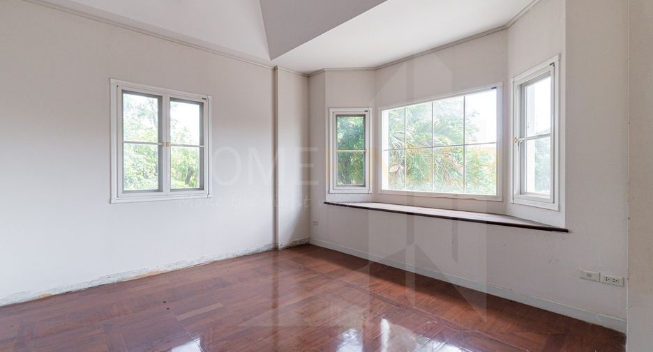 For sale 3 bed house in Pak Kret, Nonthaburi