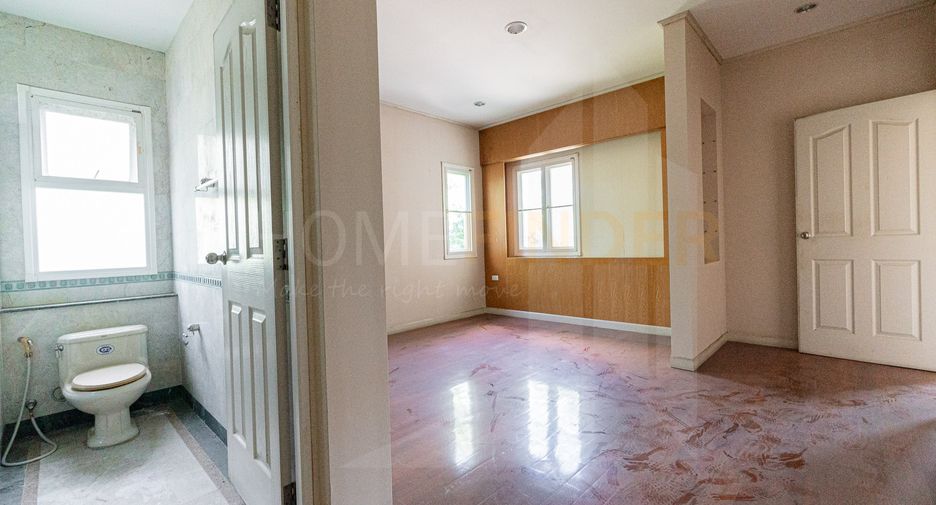 For sale 3 bed house in Pak Kret, Nonthaburi
