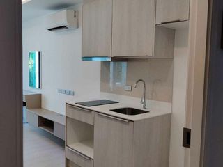 For sale 1 bed condo in Khlong Toei, Bangkok