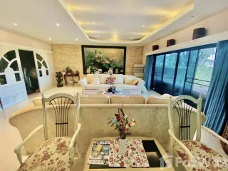 For sale 3 bed condo in Cha Am, Phetchaburi