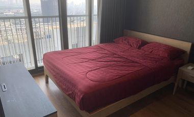 For sale 2 bed condo in Khlong Toei, Bangkok