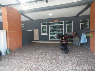 For sale 3 bed townhouse in Phan Thong, Chonburi