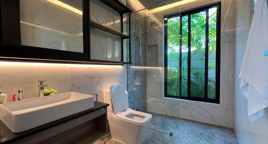 For rent 4 bed villa in Mueang Phuket, Phuket