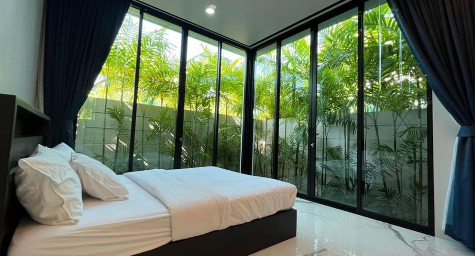 For rent 4 bed villa in Mueang Phuket, Phuket