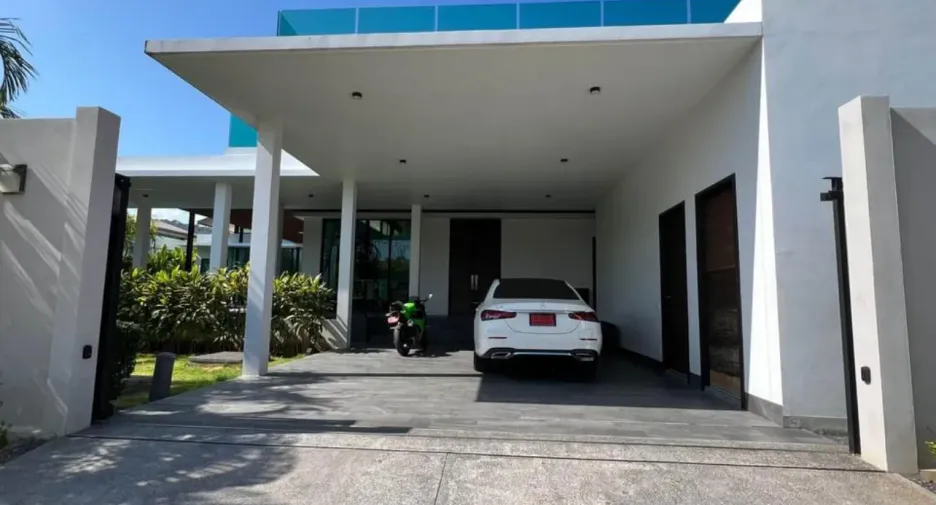 For rent 4 bed villa in Mueang Phuket, Phuket