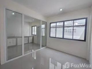 For sale 3 bed townhouse in East Pattaya, Pattaya