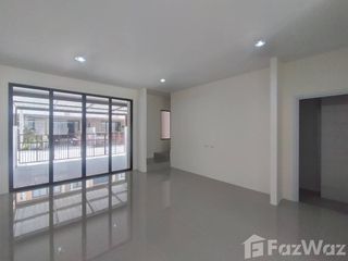 For sale 3 bed townhouse in East Pattaya, Pattaya
