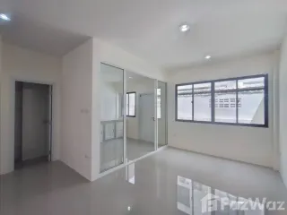 For sale 3 bed townhouse in East Pattaya, Pattaya