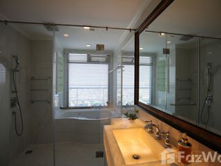 For rent 3 bed condo in Yan Nawa, Bangkok