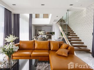 For rent 5 Beds villa in Mueang Chiang Mai, Chiang Mai