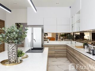 For rent 5 Beds villa in Mueang Chiang Mai, Chiang Mai
