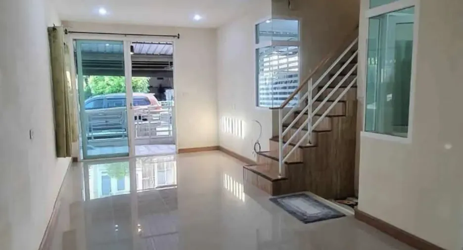 For rent 4 bed townhouse in Nong Khaem, Bangkok
