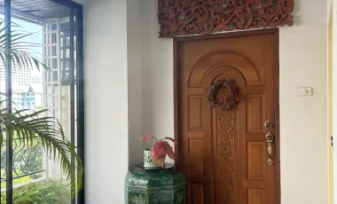 For sale 3 bed condo in Watthana, Bangkok