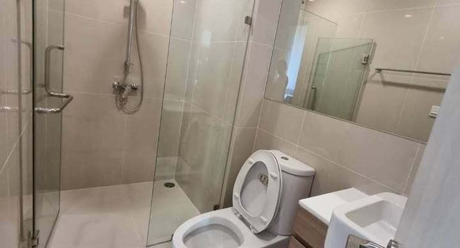 For rent 2 bed condo in Huai Khwang, Bangkok