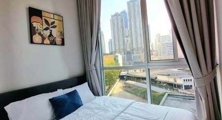 For rent 2 bed condo in Huai Khwang, Bangkok