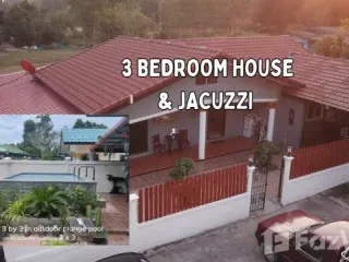 For sale 13 bed hotel in Prasat, Surin
