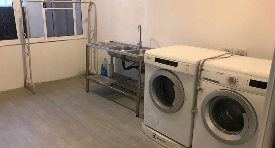 For rent 4 bed condo in Watthana, Bangkok