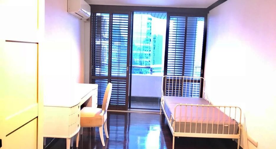 For rent 4 bed condo in Watthana, Bangkok