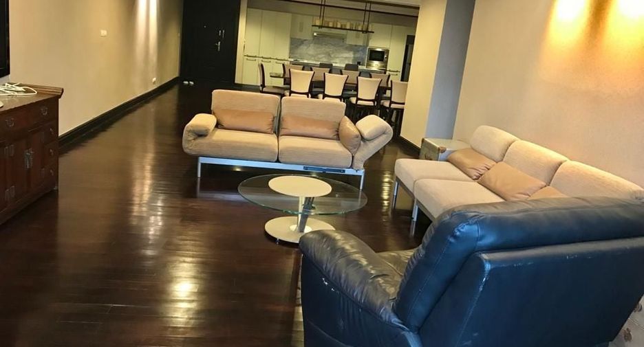 For rent 4 bed condo in Watthana, Bangkok