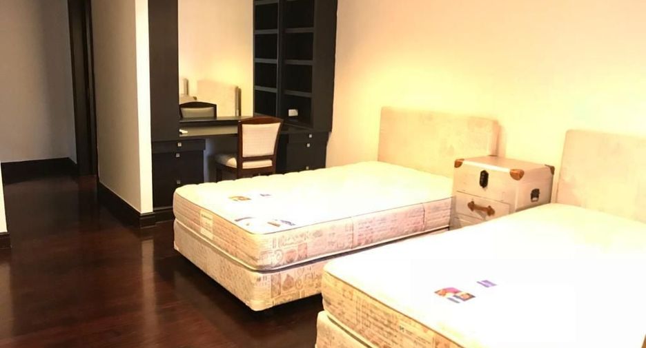 For rent 4 bed condo in Watthana, Bangkok