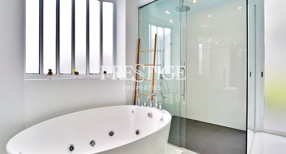 For sale 3 bedrooms condo in Sattahip, Chonburi