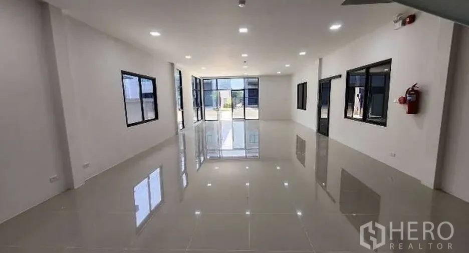 For rent warehouse in Bang Bo, Samut Prakan