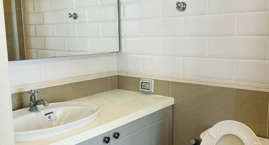 For sale 1 bed condo in Phaya Thai, Bangkok