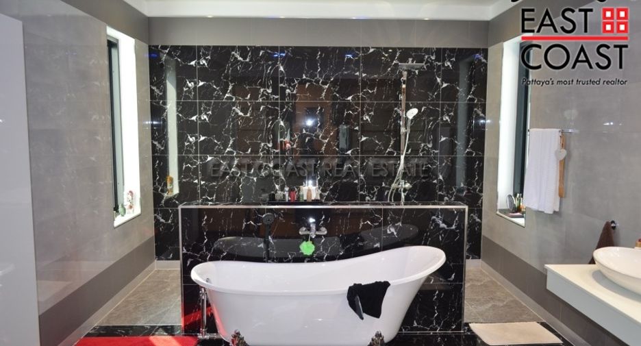 For sale 4 bed house in Bang Lamung, Chonburi