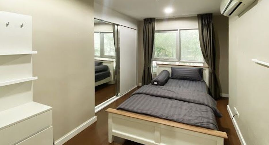 For rent 3 bed condo in Huai Khwang, Bangkok
