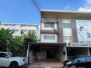 For rent 3 bed retail Space in Mueang Chiang Mai, Chiang Mai