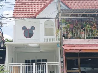 For sale 3 bed townhouse in Thanyaburi, Pathum Thani