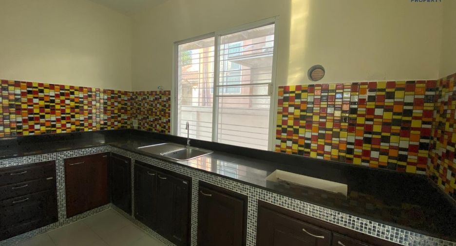 For sale 4 bed house in Sai Noi, Nonthaburi