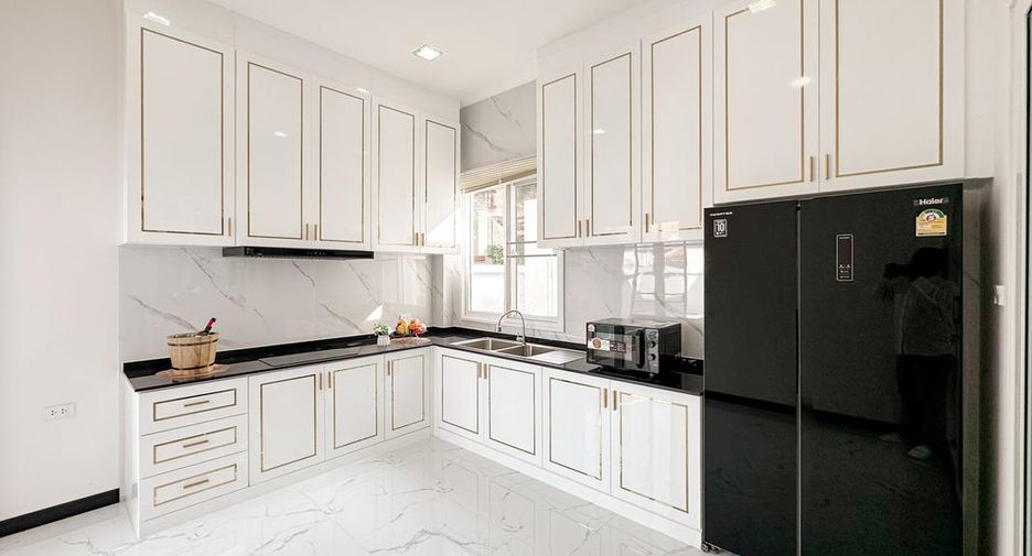 For sale 3 bed house in Bang Lamung, Chonburi