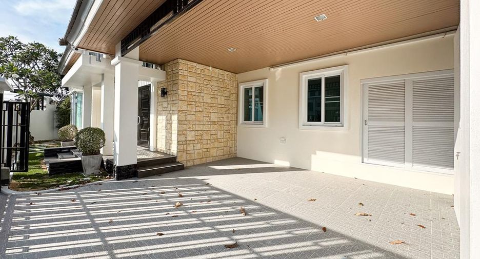 For sale 3 bed house in Bang Lamung, Chonburi