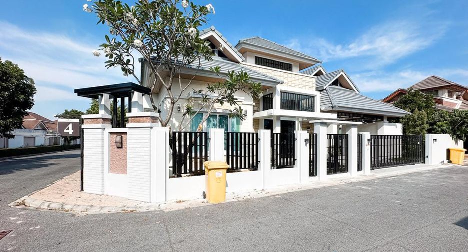 For sale 3 bed house in Bang Lamung, Chonburi