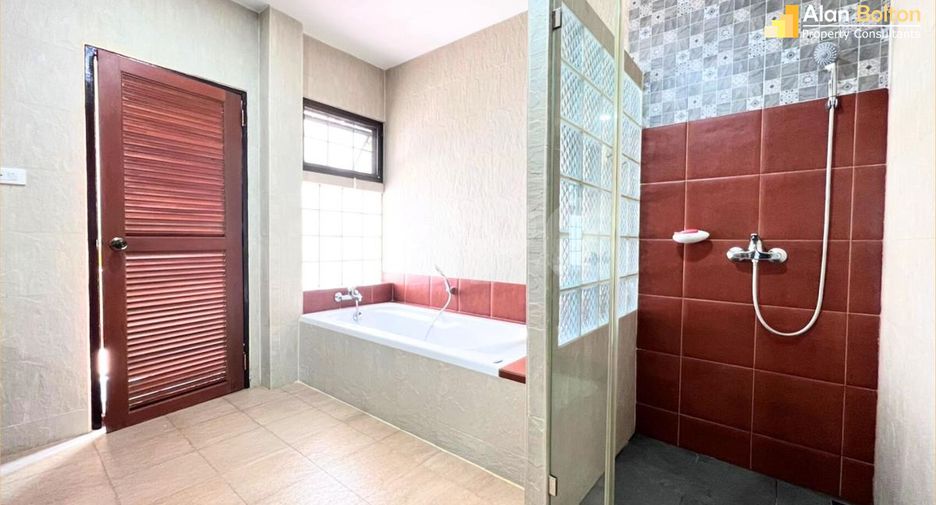 For sale 3 bedrooms house in Bang Lamung, Chonburi