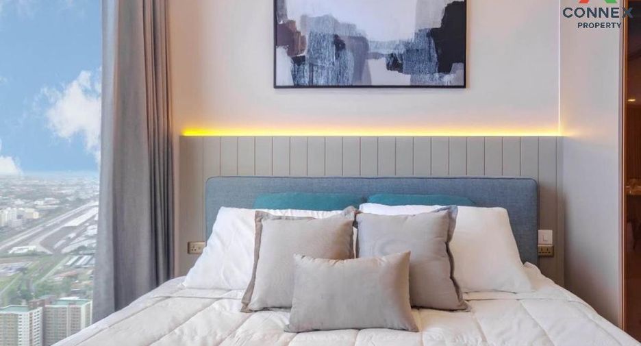 For rent 3 bed condo in Huai Khwang, Bangkok