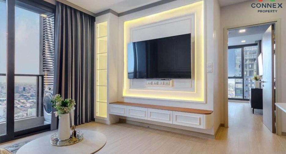 For rent 3 bed condo in Huai Khwang, Bangkok