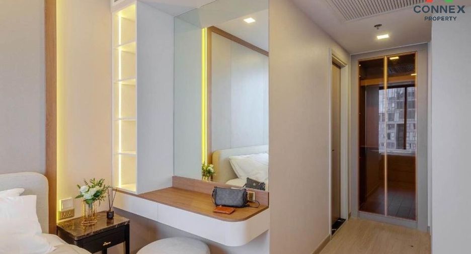For rent 3 bed condo in Huai Khwang, Bangkok