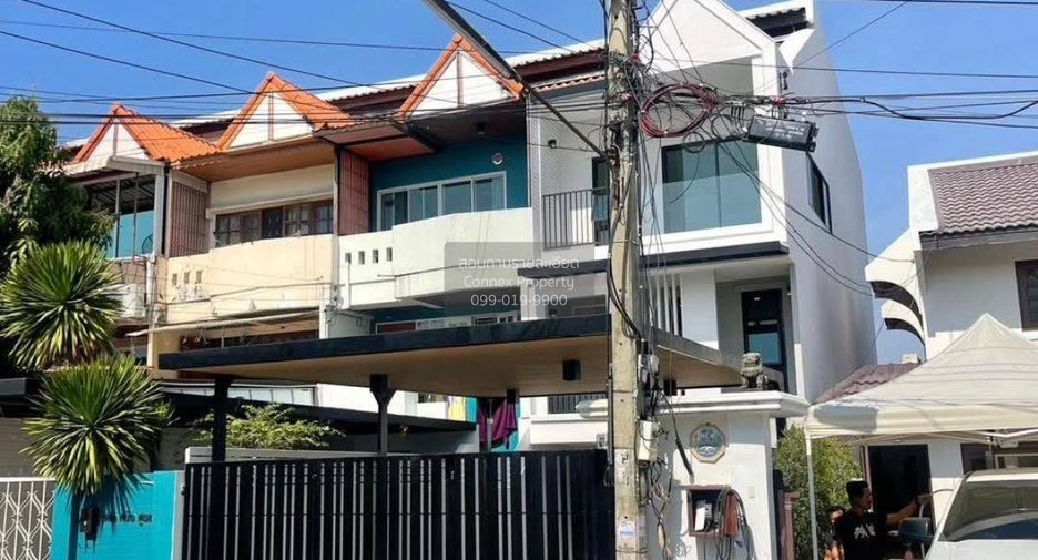 Reihenhaus zum Kauf mit 4 Zimmer in Khlong Sam Wa, Bangkok