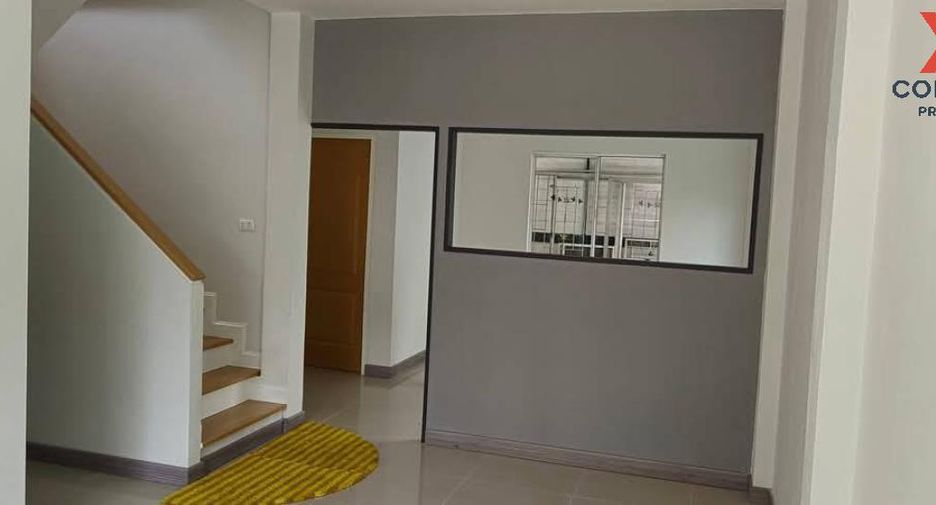 For sale 3 bed townhouse in Lam Luk Ka, Pathum Thani
