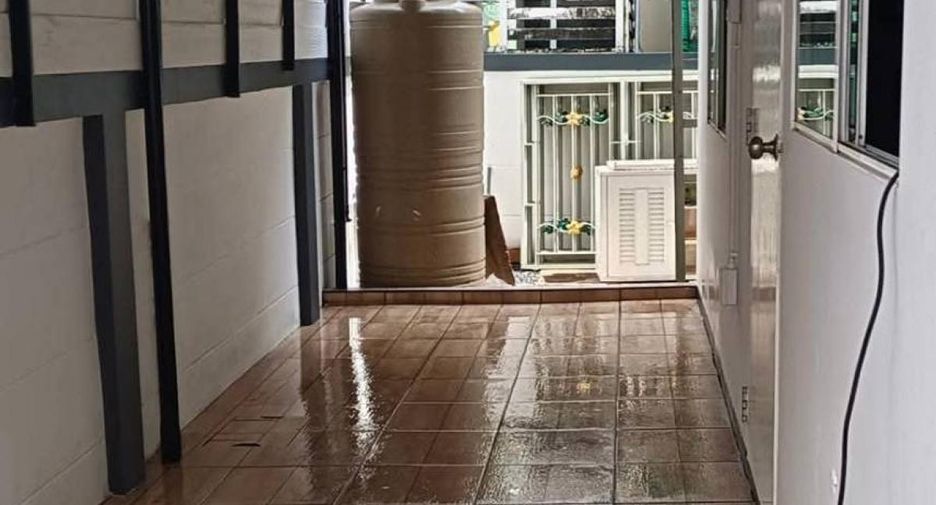 For sale 3 bed townhouse in Lam Luk Ka, Pathum Thani