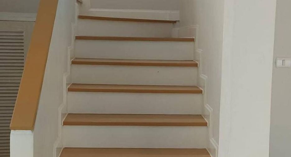 For sale 3 bed townhouse in Lam Luk Ka, Pathum Thani